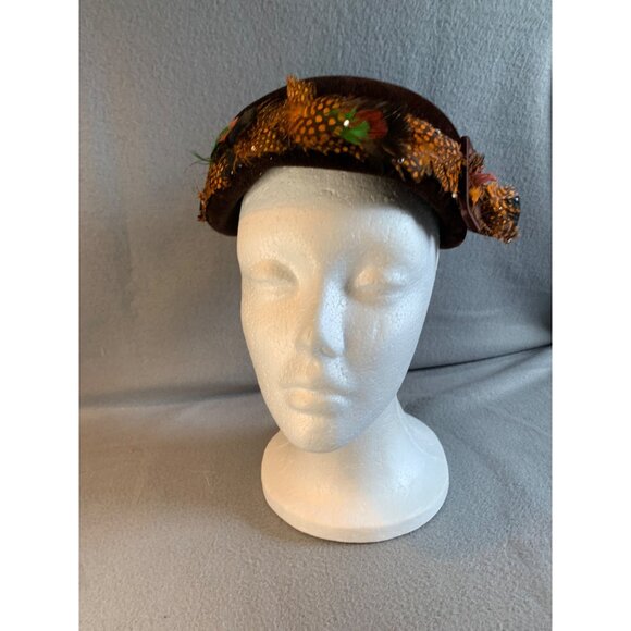 Carol Ladies Brown Hat with Feather and Buckle accents Sz 22 Vintage - Picture 4 of 9